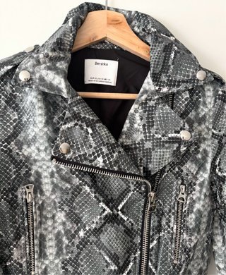 Chaqueta Biker Efecto Piel Animal Print Serpiente