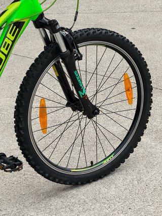 Bicicleta Cube Kid 240 Nero-Verde