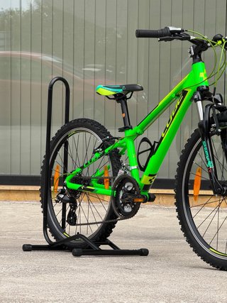 Bicicleta Cube Kid 240 Nero-Verde