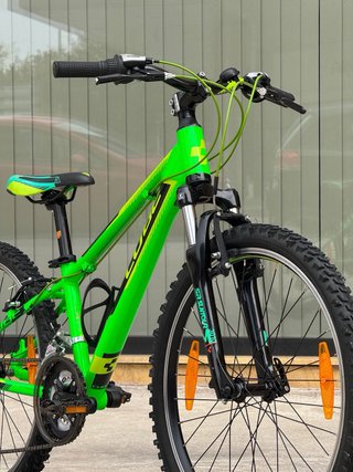 Bicicleta Cube Kid 240 Nero-Verde