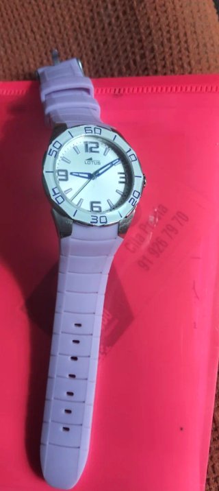 Reloj Lotus Sumergible Lila y Blanco