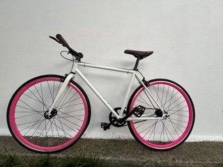 Bici Fixie Piñón Fijo Blanca Ruedas Rosas