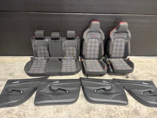 Asientos y Paneles Puerta Golf GTI 8