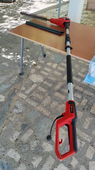 Cortasetos Einhell con pértiga