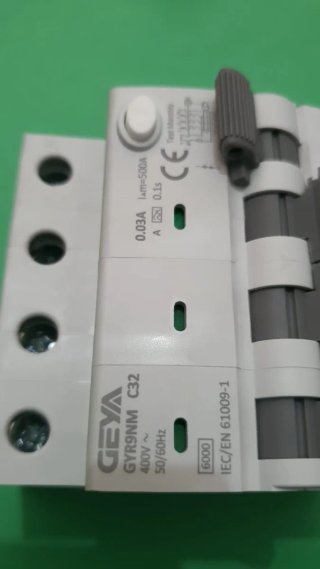 GEYA GYR9NM-C32-0.03A 3P+N Tipo A RCBO