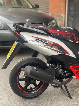 Yamaha Jog RR Roja y Blanca