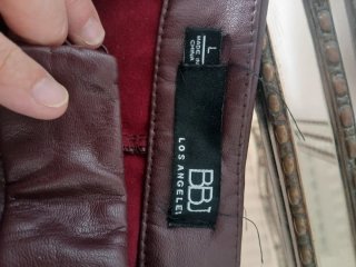 Pantalón efecto piel burdeos BBJ Los Angeles Talla
