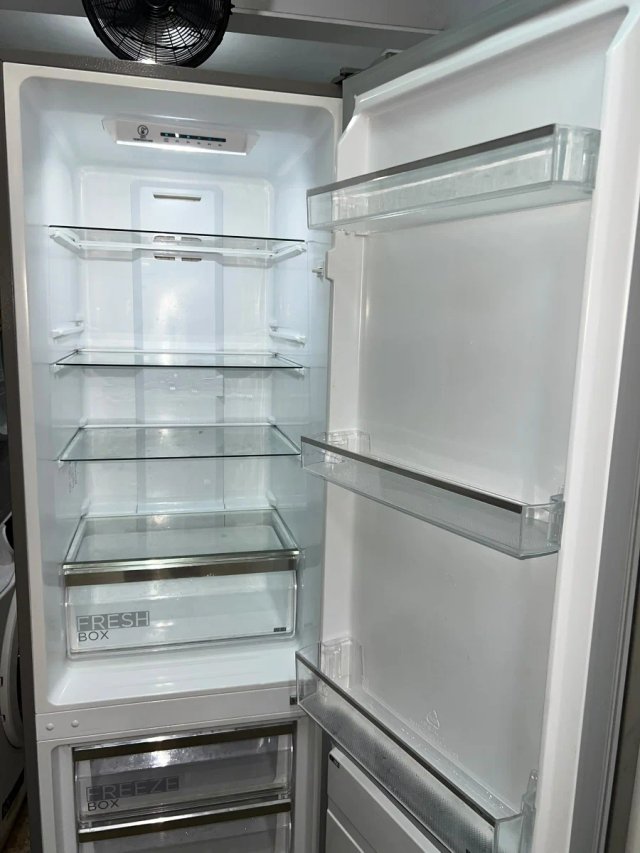 Nevera MIDEA No Frost 55×55×1'80