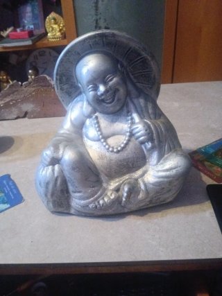 Buda de cerámica plateado con purpurina