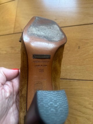 Scarpe col tacco Dolce&Gabbana in pelle scamosciata con borchie