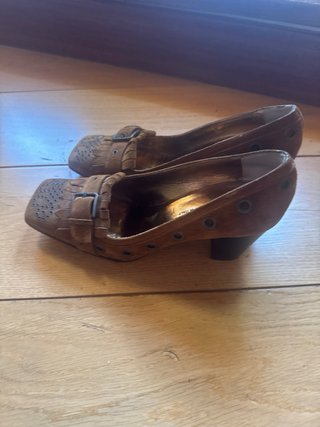 Scarpe col tacco Dolce&Gabbana in pelle scamosciata con borchie