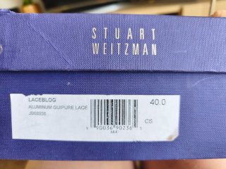 Zapatos Stuart Weitzman grises y plateados