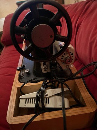 Máquina de coser blanca