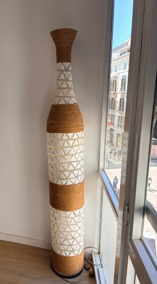 Lámpara de pie Balinesa artesanal