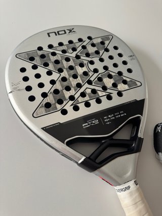 Pala Pádel Nox AT10 Genius 18K