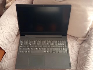 Portátil Lenovo 15,6 i3 10th 8GB RAM SSD 240GB