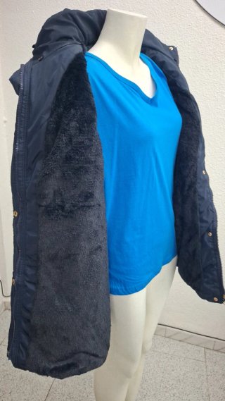 Abrigo azul marino con pelo interior