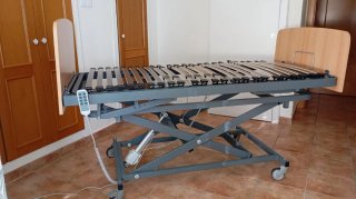 Cama geriátrica articulada