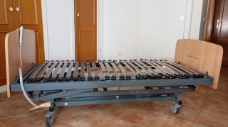 Cama geriátrica articulada