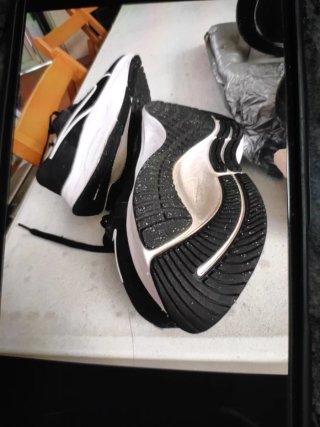 Zapatillas Nike Zoom Negras y Blancas