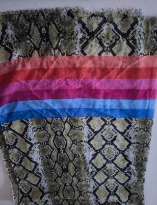 Foulard leggero fantasia serpente