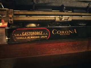 Máquina de Escribir Antigua Corona