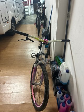 Bicicleta de Stunt Blanca y Rosa