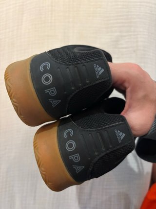 Zapatillas Adidas Negras y Marrones