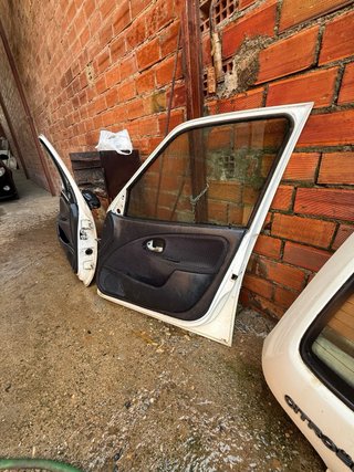 Puerta Citroen Saxo Blanca.LEER DESCRIPCION.