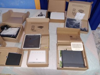 Routers y Descodificadores Huawei + 2 Mandos