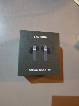 Auriculares samsung galaxy Buds 4 pro sin abrir