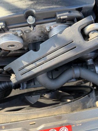 Tapa motor Mercedes