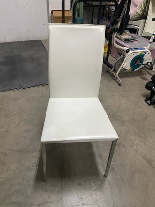 Silla de comedor moderna