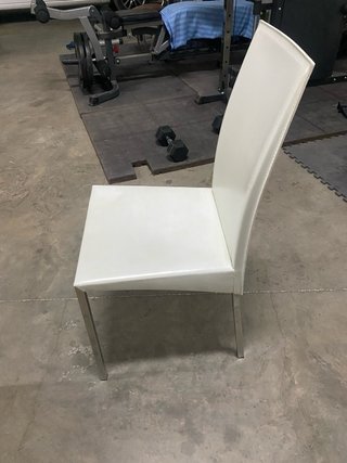 Silla de comedor moderna