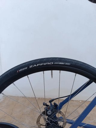Bicicleta Triban RC120 Disc Road Bike