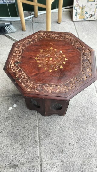 Mesa Octogonal Tallada Árabe/Hindú