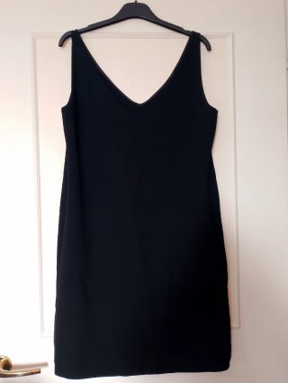 Abito Moschino V Nero con Mela Rosa