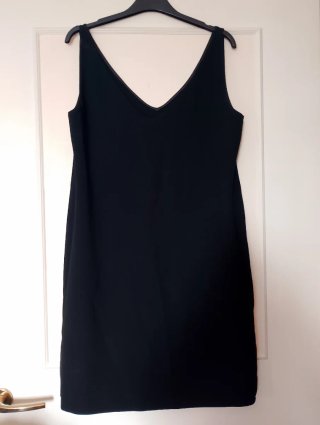 Abito Moschino V Nero con Mela Rosa