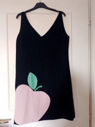 Abito Moschino V Nero con Mela Rosa