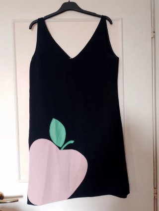 Abito Moschino V Nero con Mela Rosa