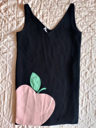 Abito Moschino V Nero con Mela Rosa