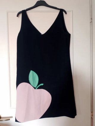 Abito Moschino V Nero con Mela Rosa