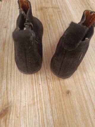Botines negros flexibles T22 Chuches