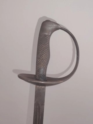Espada antigua, fabricado en Toledo.