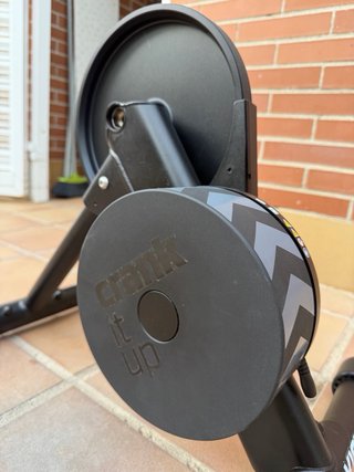 Wahoo KICKR CORE con Zwift Cog y Click