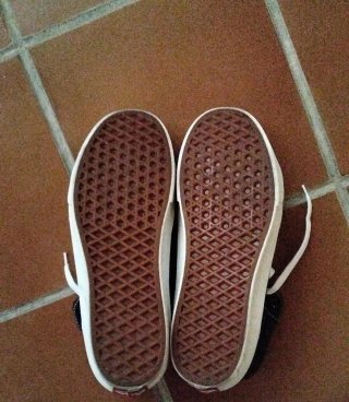 Zapatillas Vans Negras y Blancas