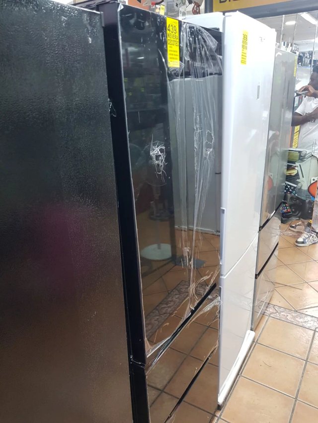 Nevera Cecotec cristal negro
