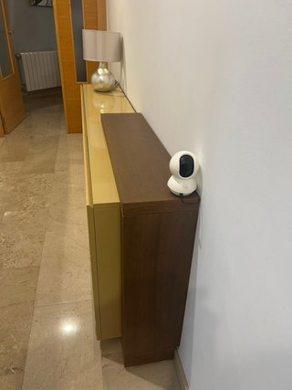 Mueble de pasillo madera maciza y lacado.