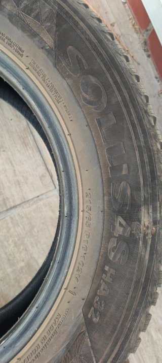 Dos neumáticos 4 estaciones KUMHO SOLUS 4S HA32