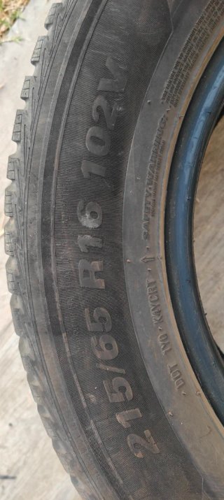 Dos neumáticos 4 estaciones KUMHO SOLUS 4S HA32